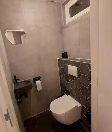 Σπίτι διακοπών Vrijstaande Luxe Woning Met Privetuin In